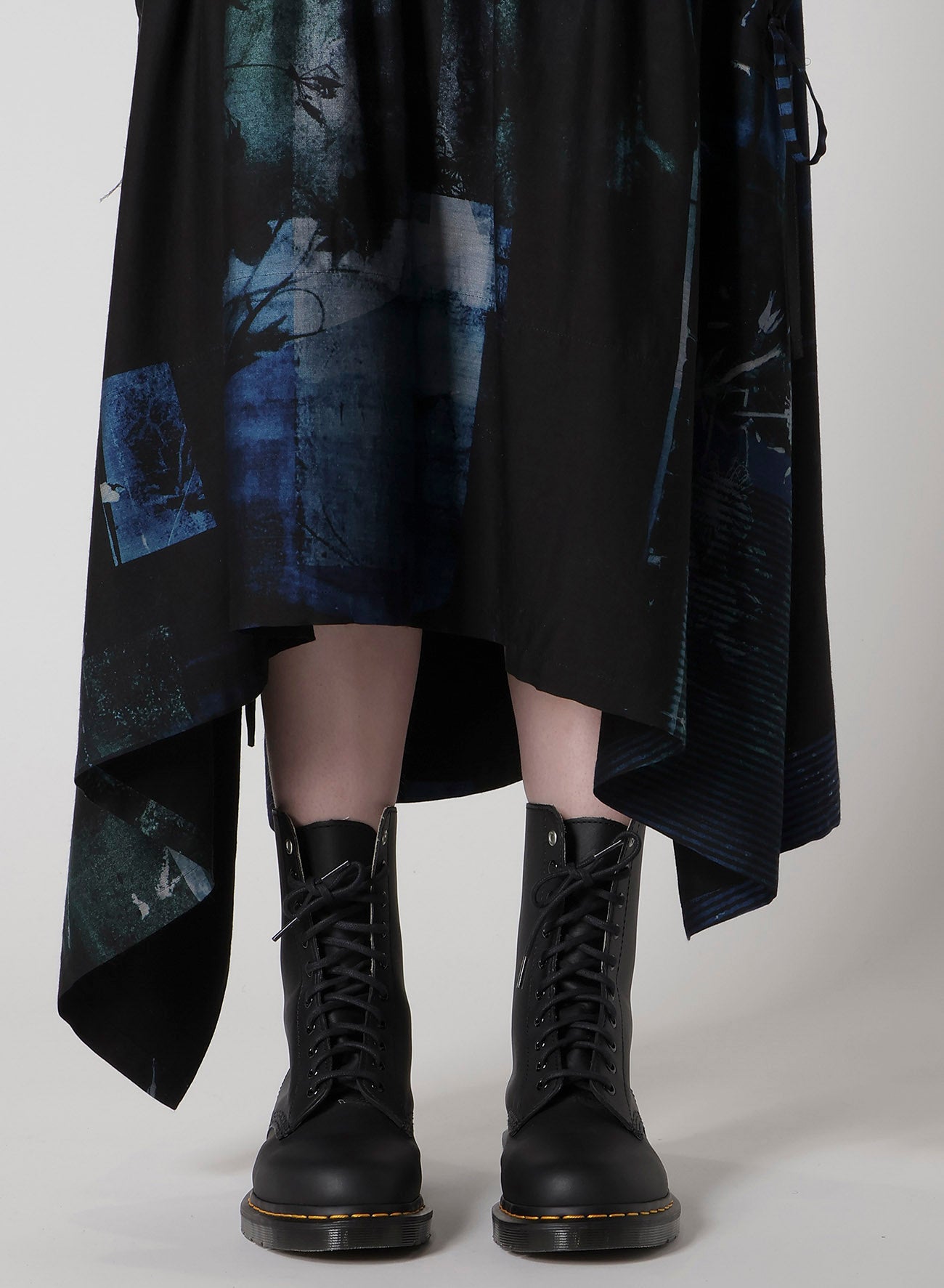 CUPRO BLURRY FLOWER PRINT SHIRRING SKIRT