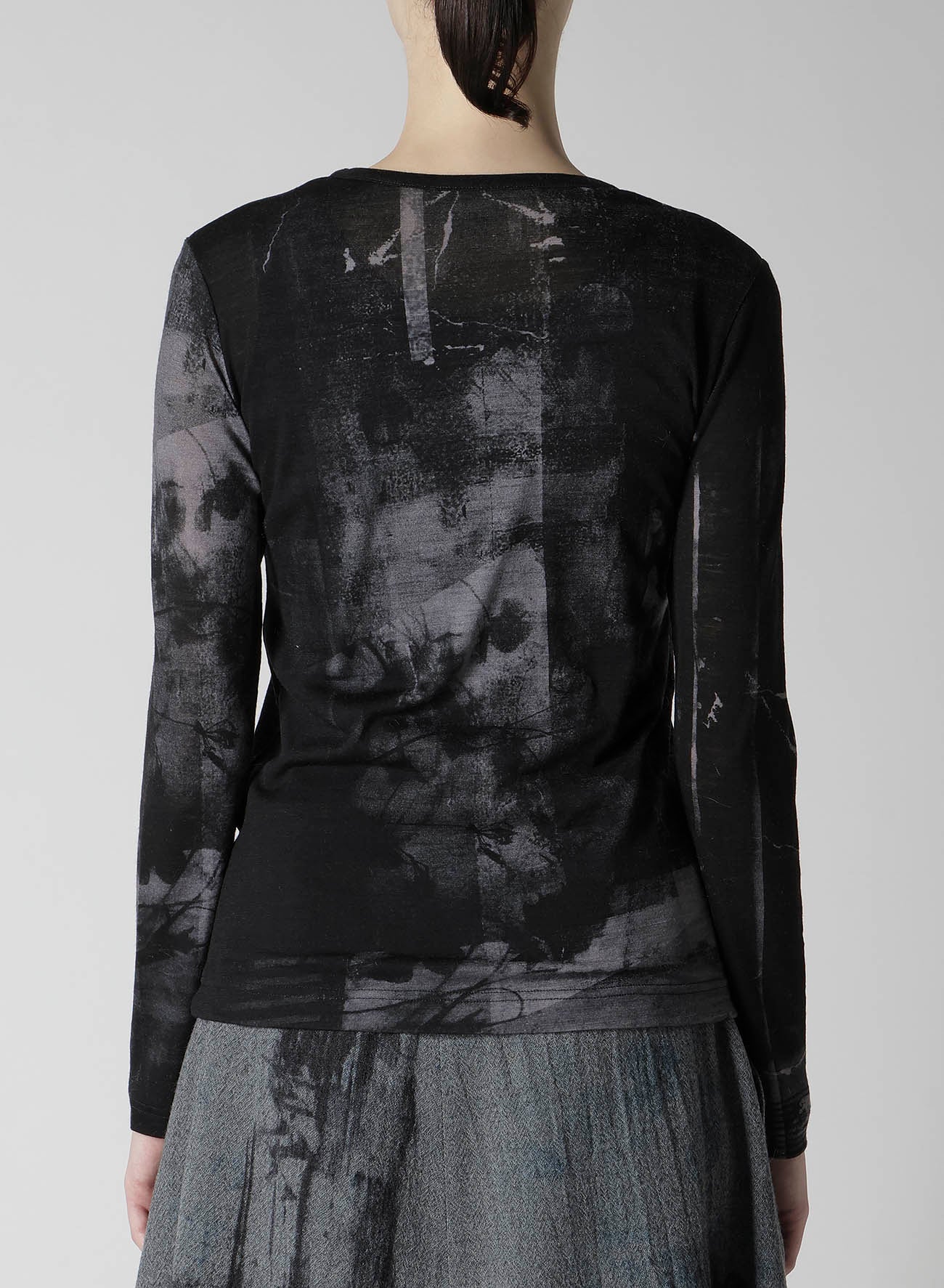 BLURRY FLOWER PRINTTED ROUND NECK LONG SLEEVE T