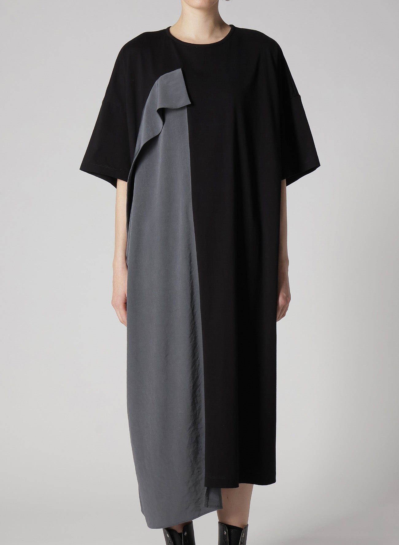 CREPE de CHINE/COTTON JERSEY COMBINATION HALF SLEEVE DRESS