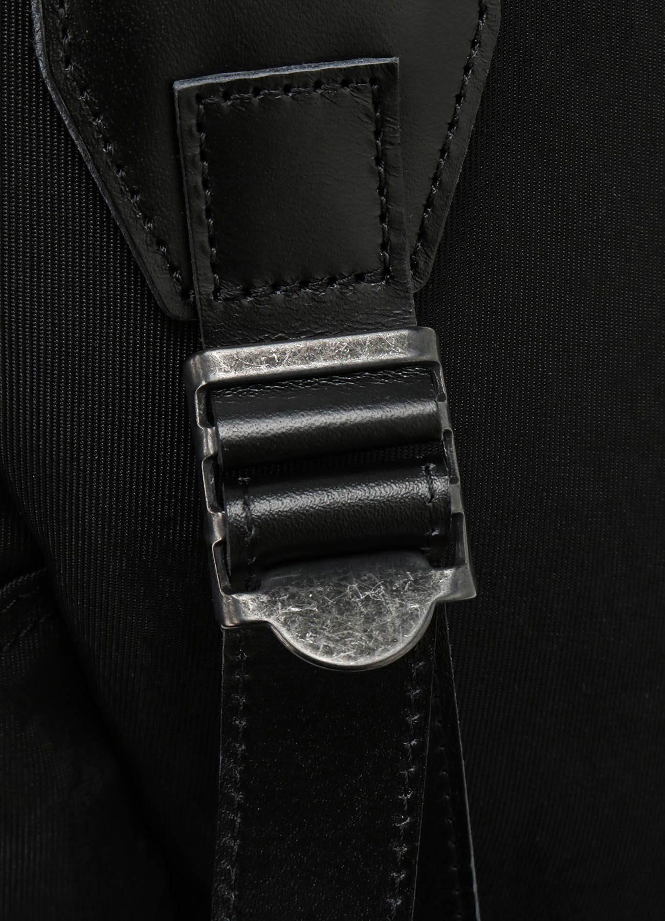 VINTAGE NYLON TWILL DEFORMED BACK PACK