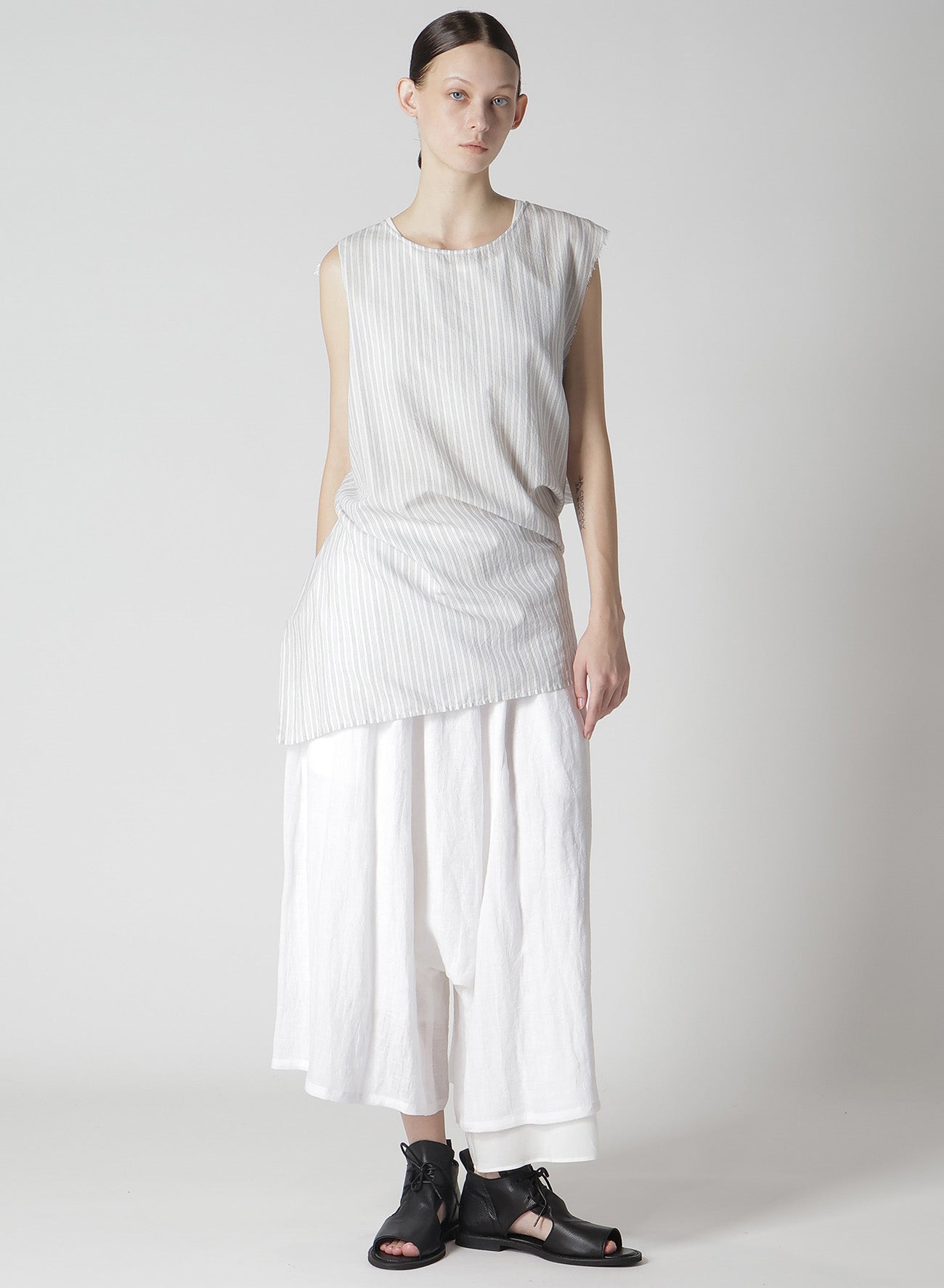 C/CU HARD TWISTED DOBBY STRIPE SLEEVELESS DRAPE SHIRT