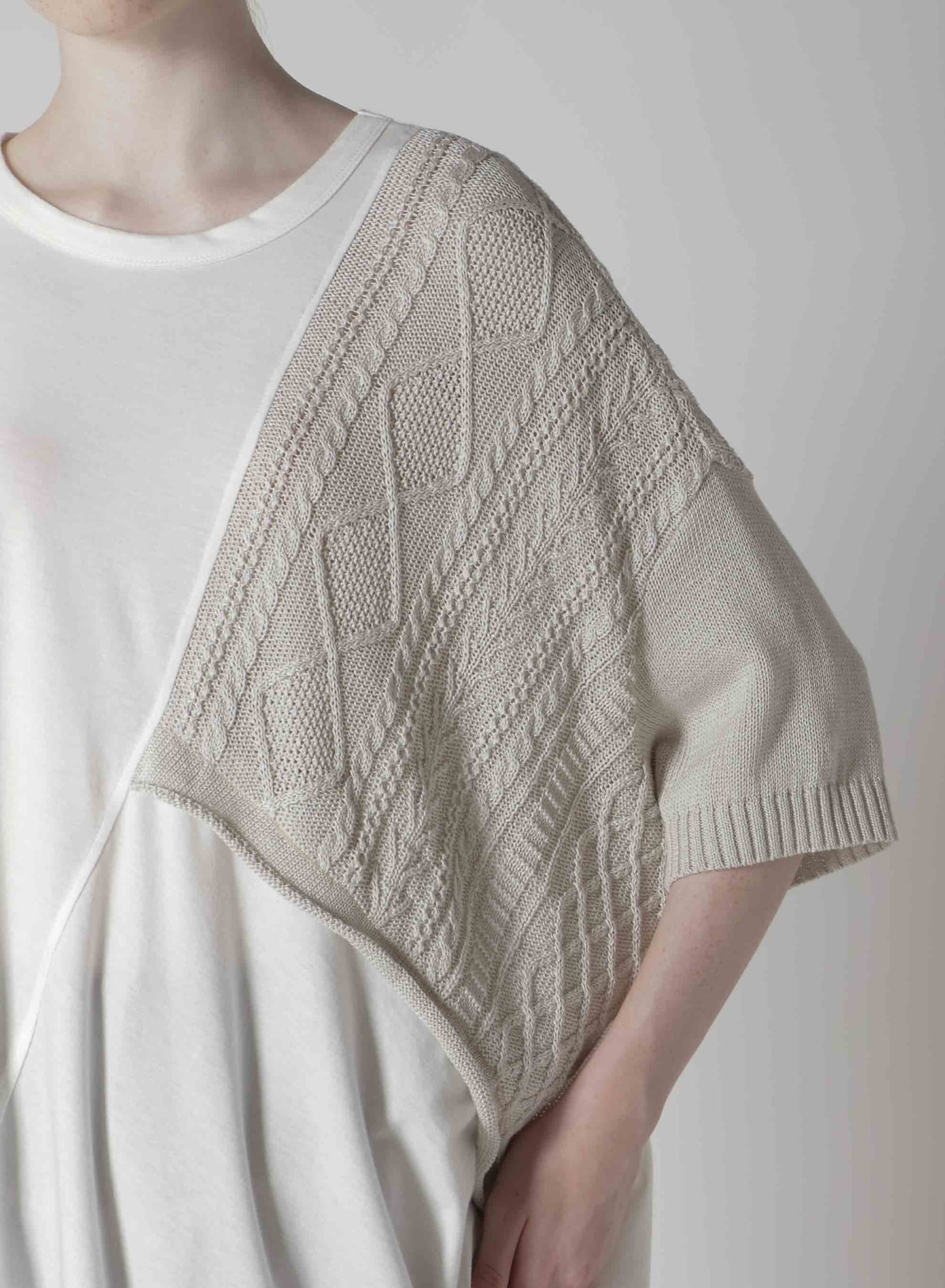 CABLE KNIT/JERSEY SWITCHING SHORT SLEEVE PULLOVER