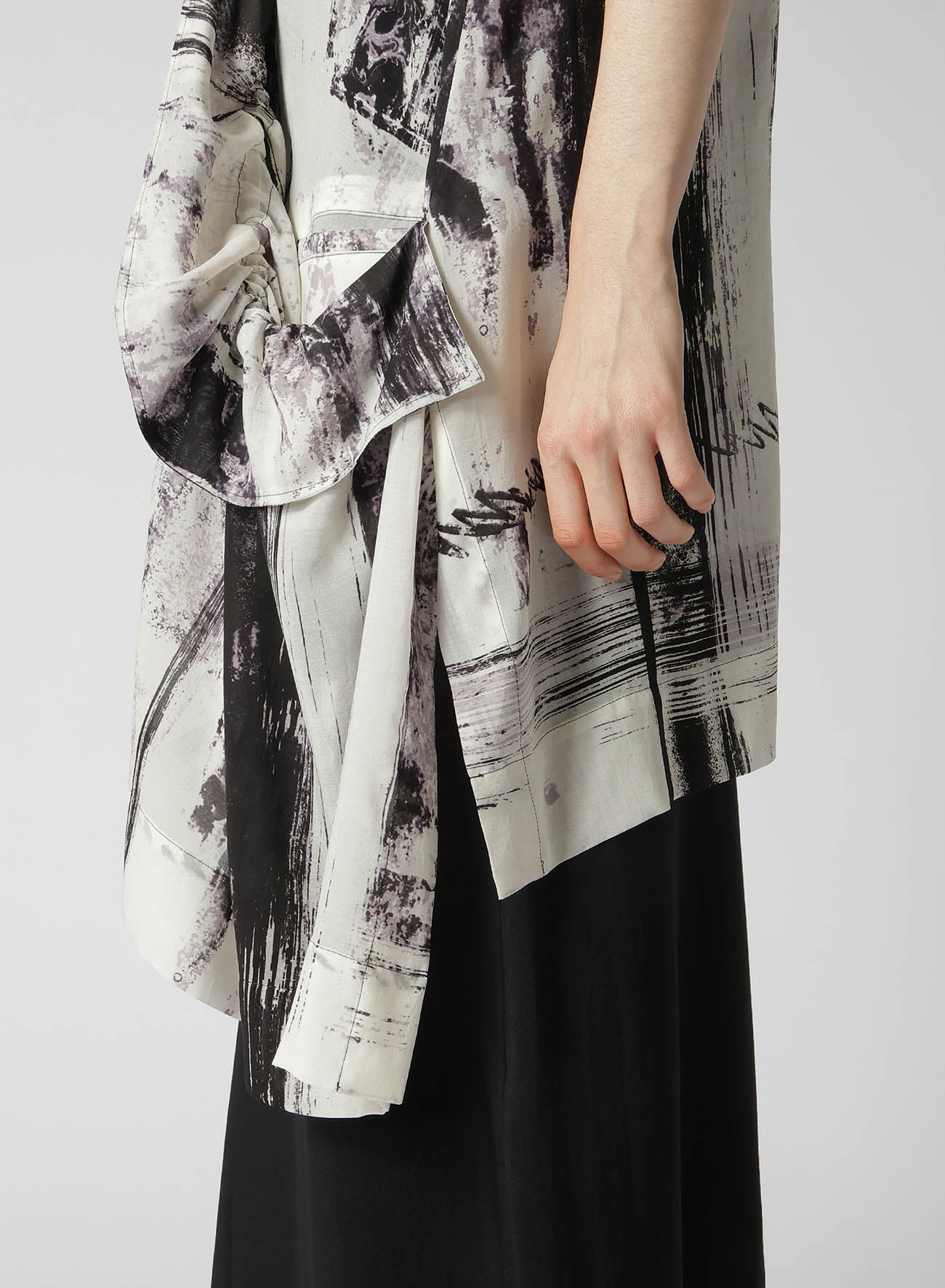 CU/ LAWN BLURRED CHECK GATHERED BLOUSE