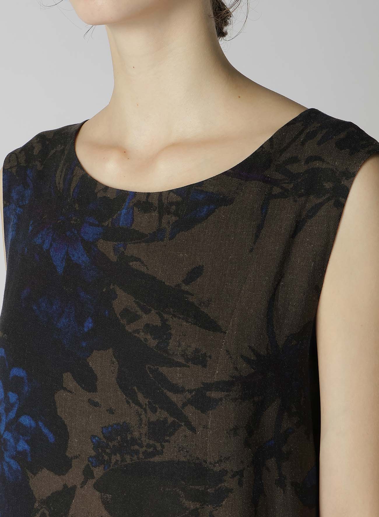 WITHERING FLOWER FRONT SLIT LONG BLOUSE