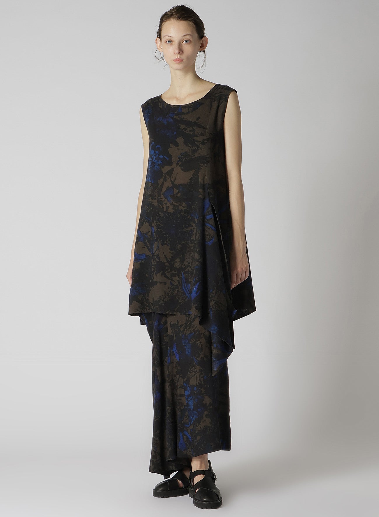 WITHERING FLOWER FRONT SLIT LONG BLOUSE