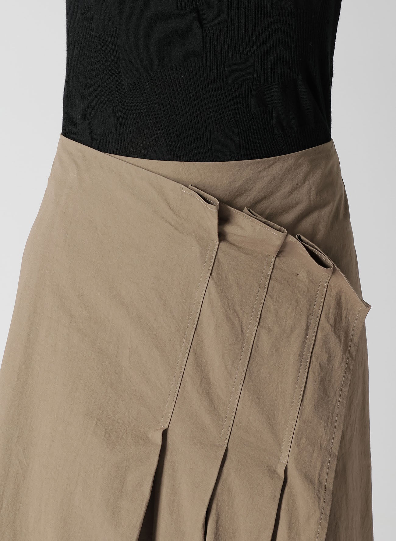 LIGHT TWILL COTTON PLEATED WRAP SKIRT