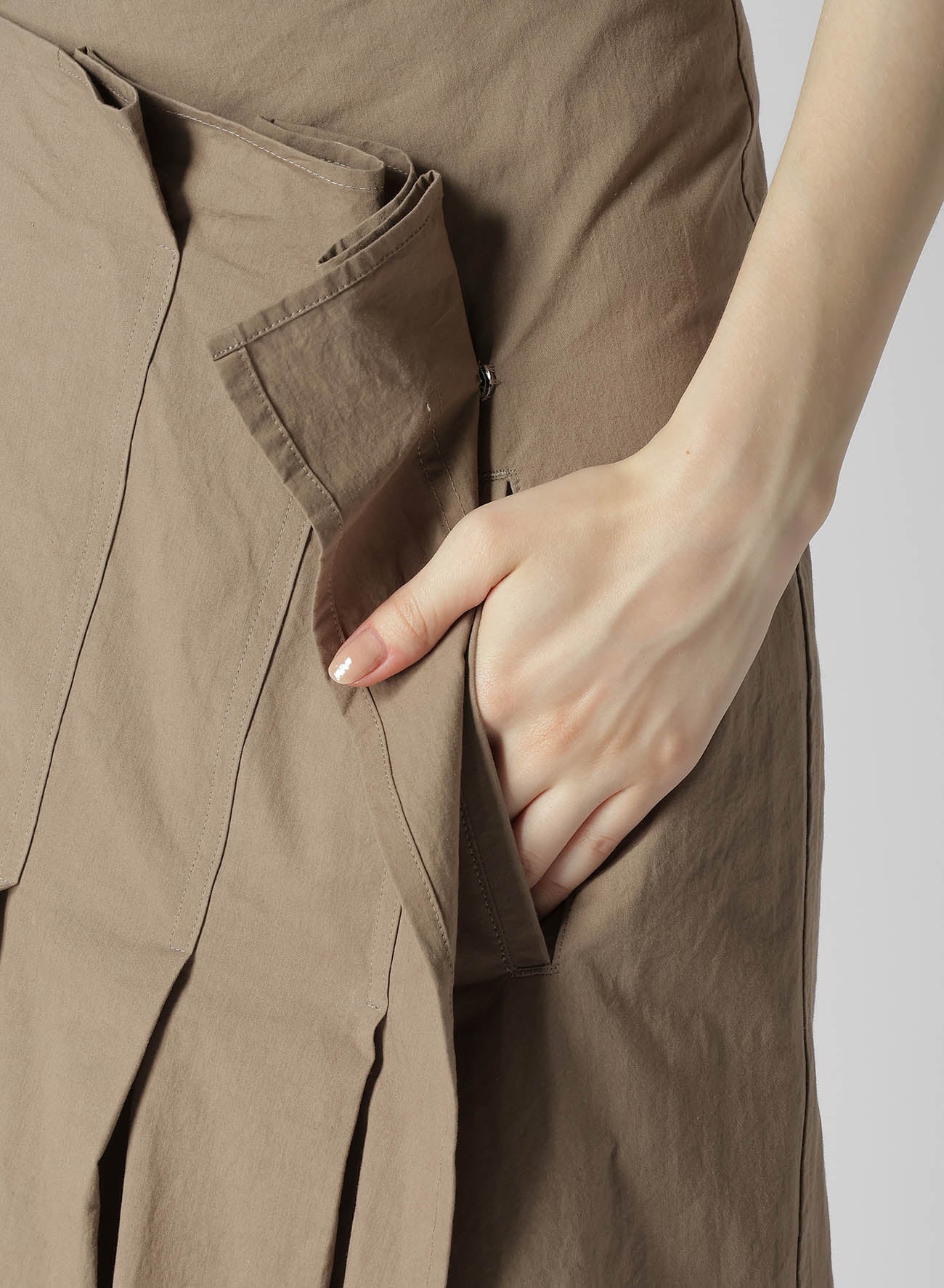 LIGHT TWILL COTTON PLEATED WRAP SKIRT