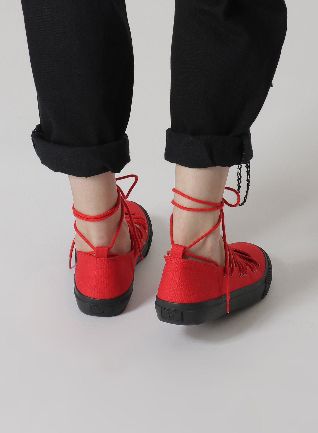 NO.9 CANVAS LACE-UP SNEAKERS