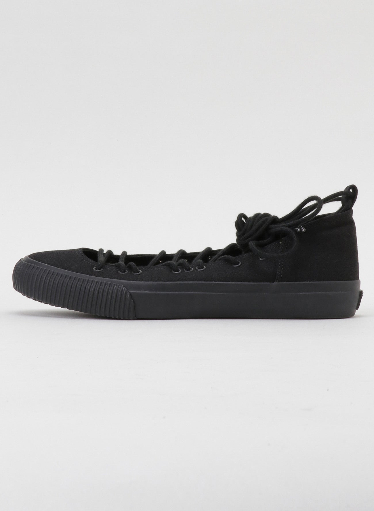 NO.9 CANVAS LACE-UP SNEAKERS