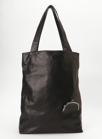 Clasp tote