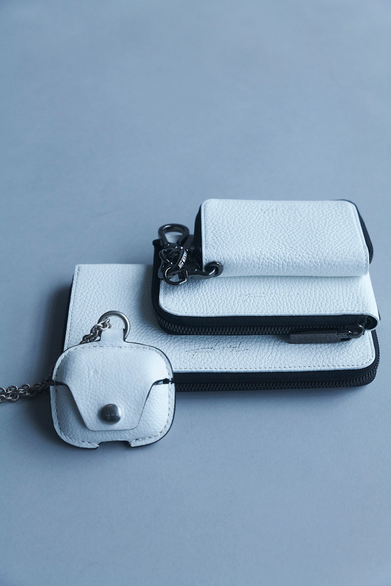 AirPodsPro case【2/20 12:00 Release】 – THE SHOP YOHJI YAMAMOTO