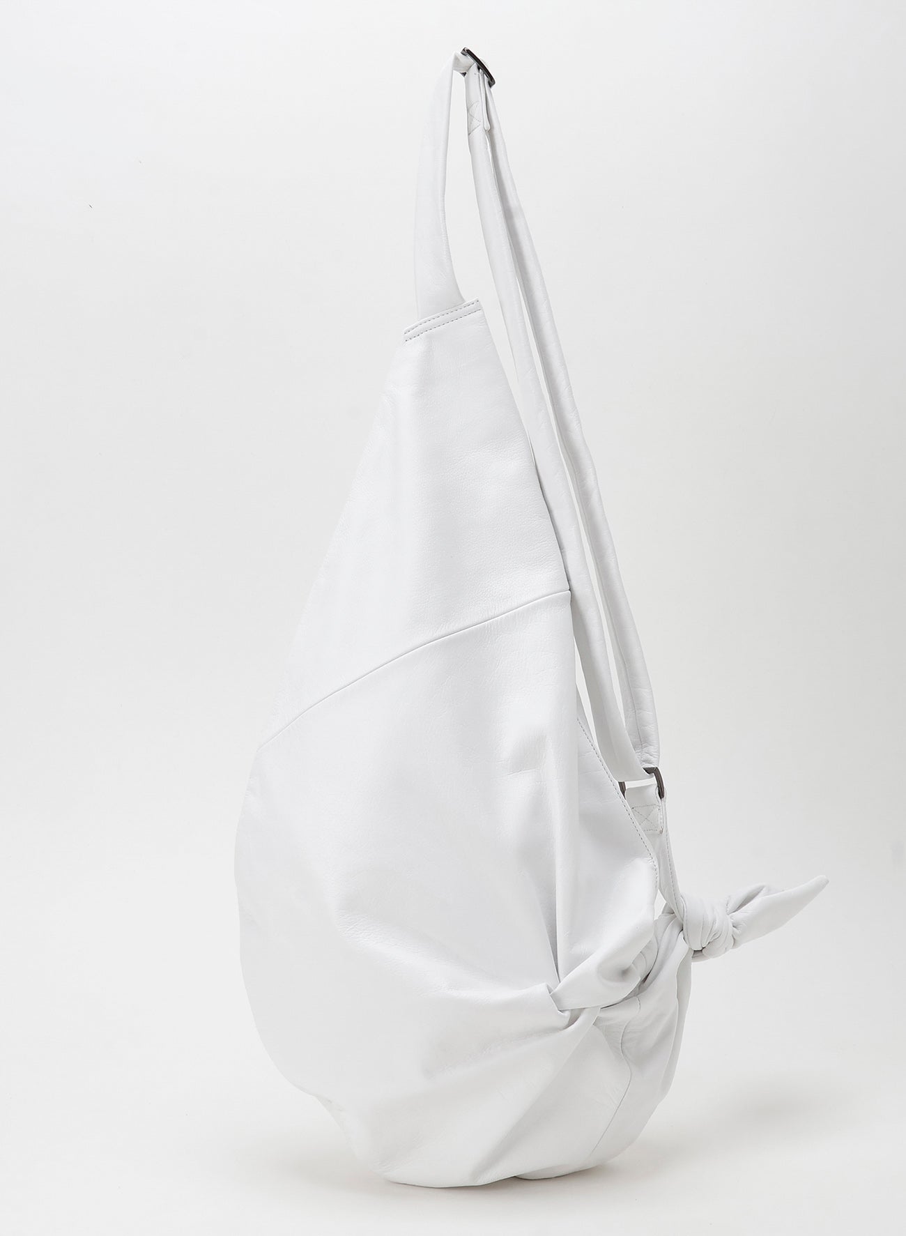 PLUCK SLING BAG