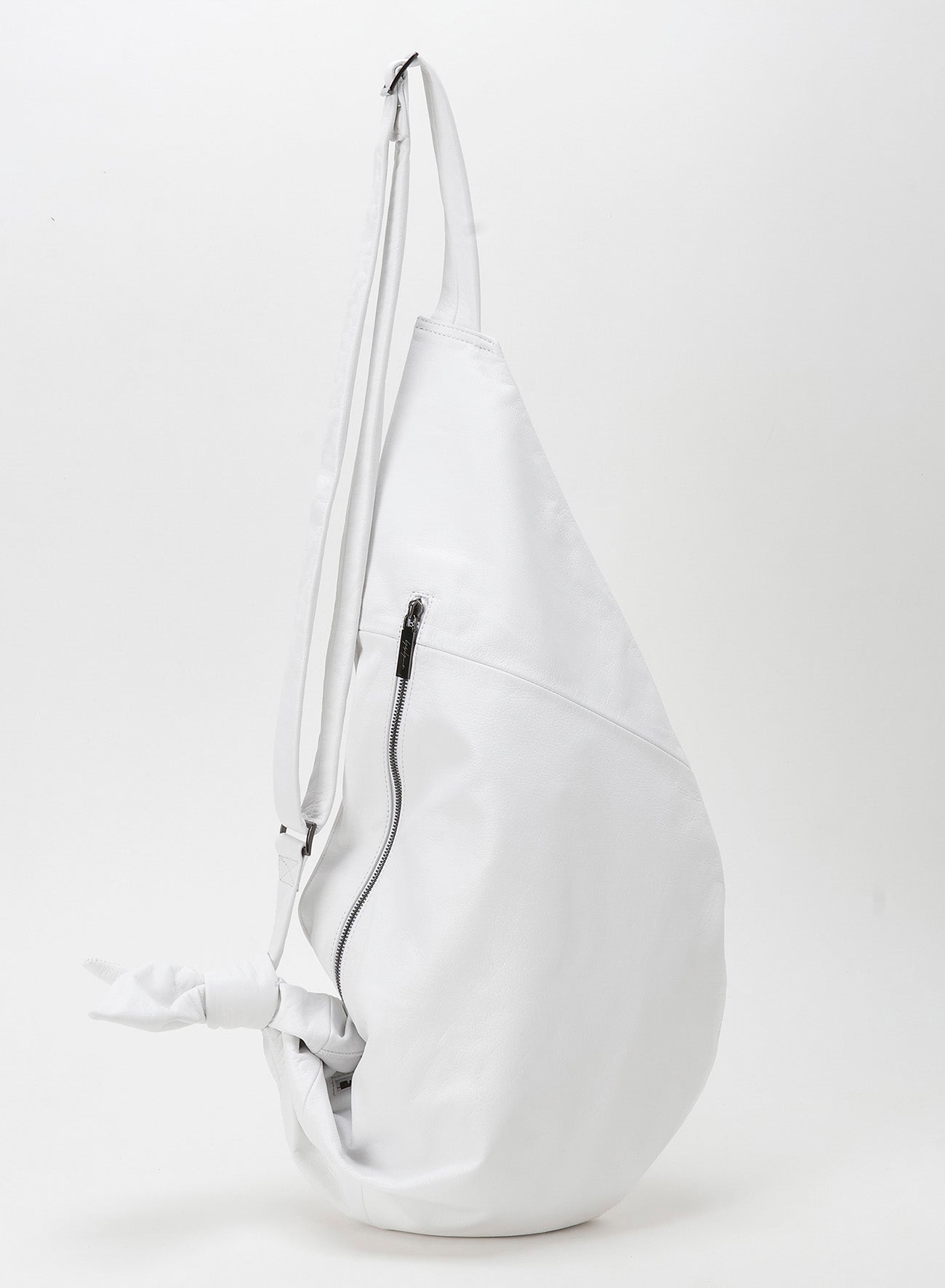 PLUCK SLING BAG