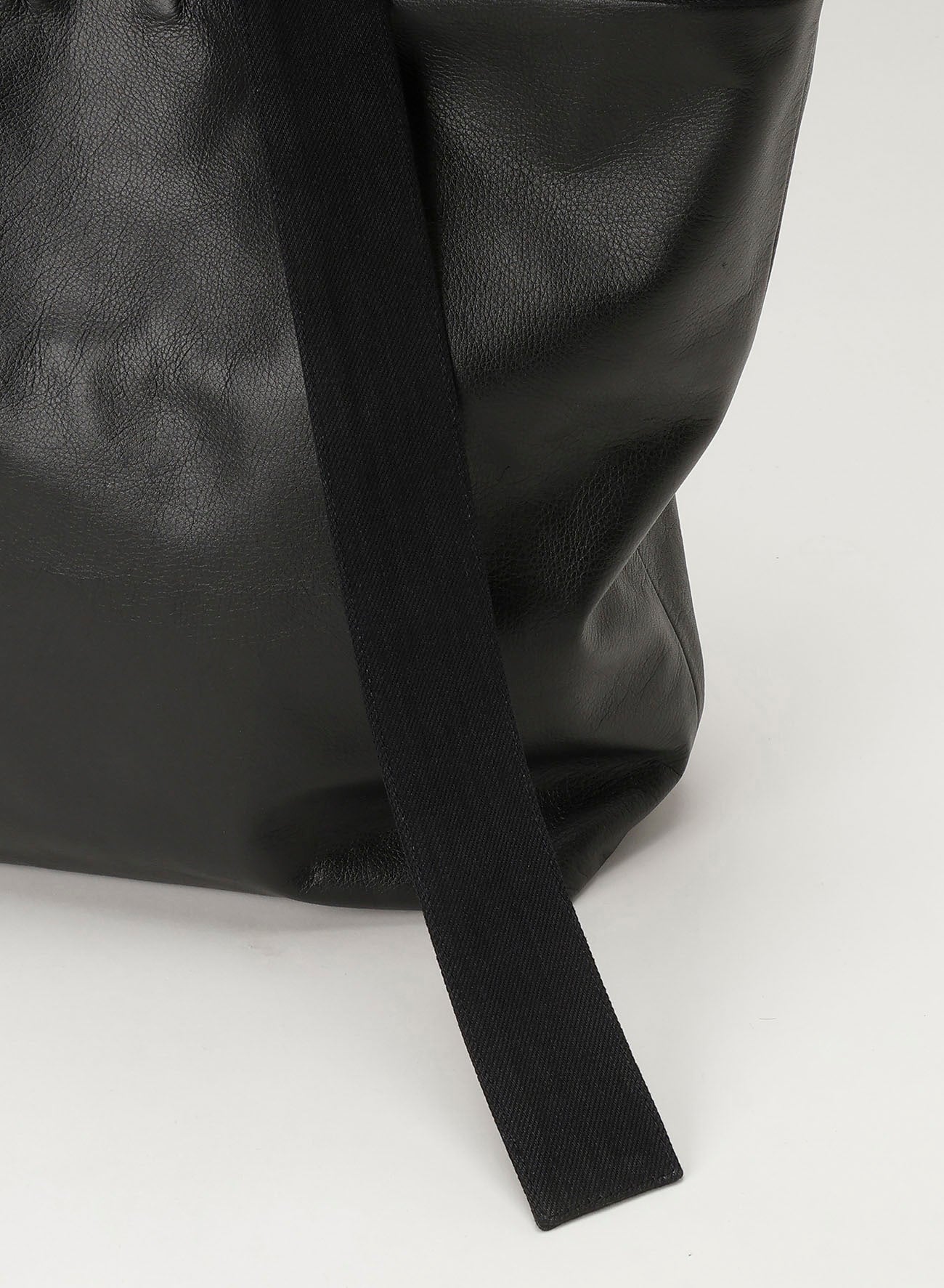 Belt tote