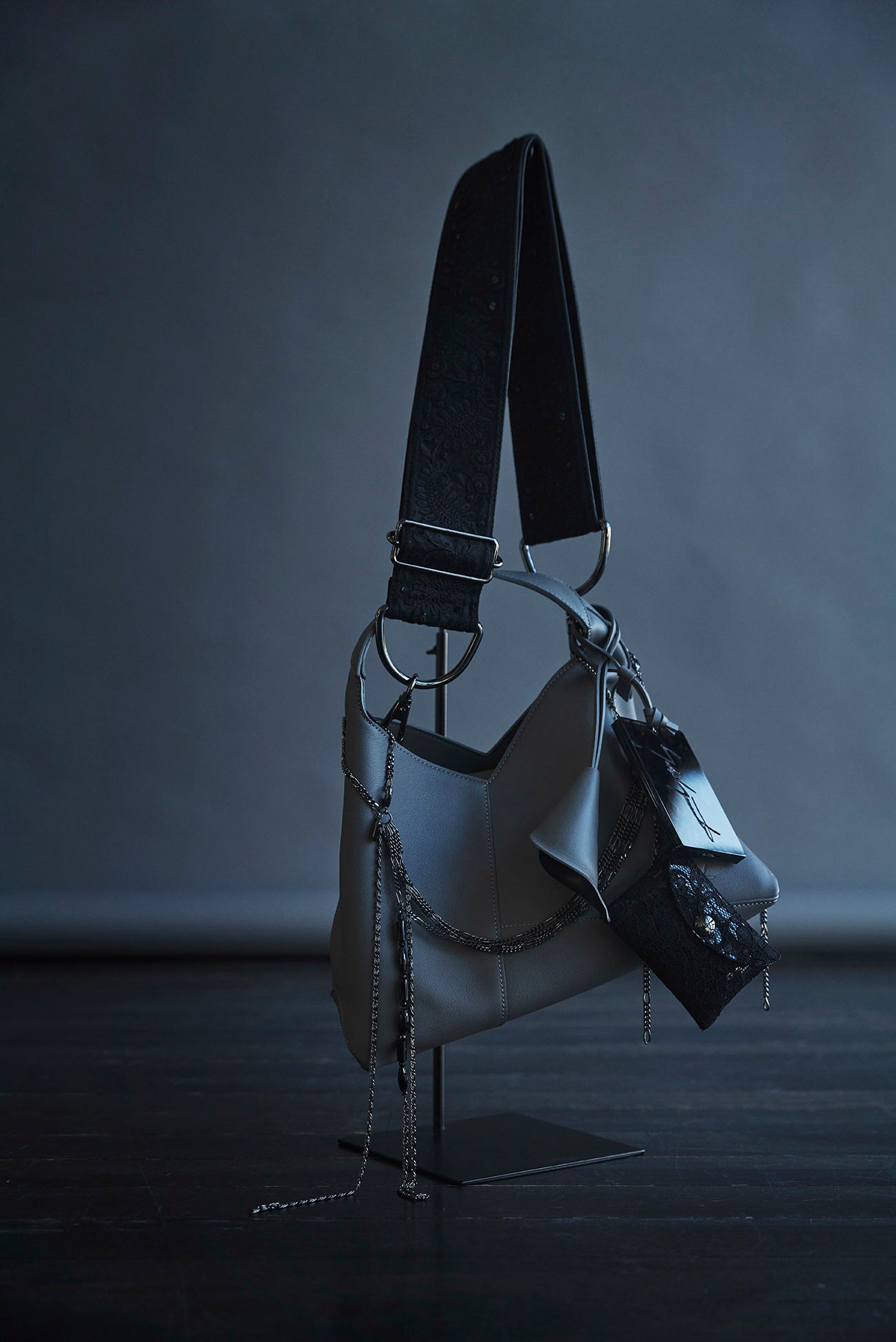 TROUSSE CHARM SHOULDER