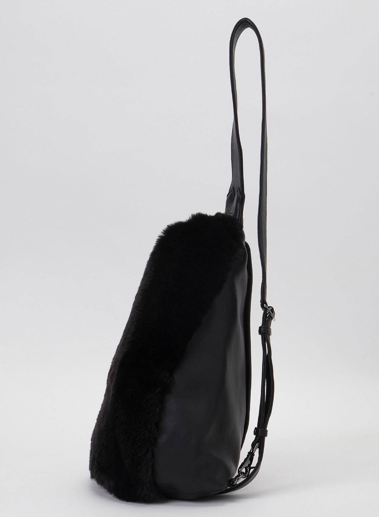 Y BODYBAG(FAKE FUR)