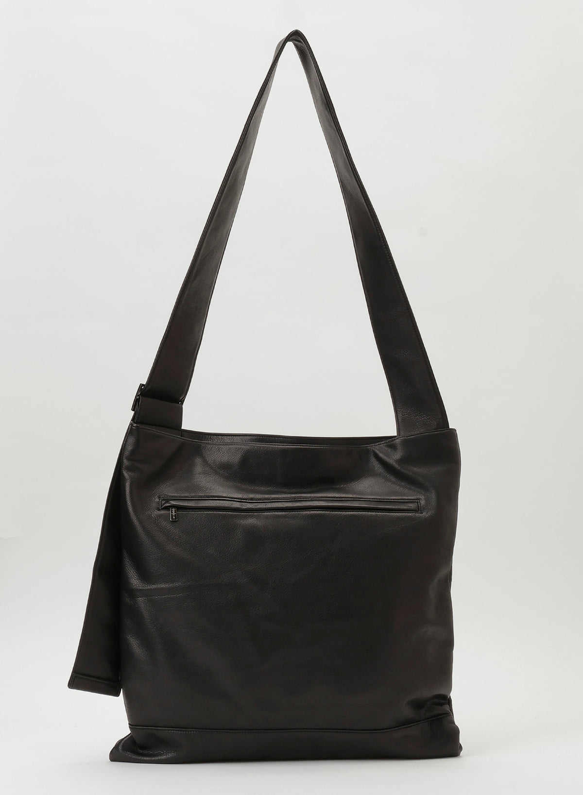 Clasp shoulder