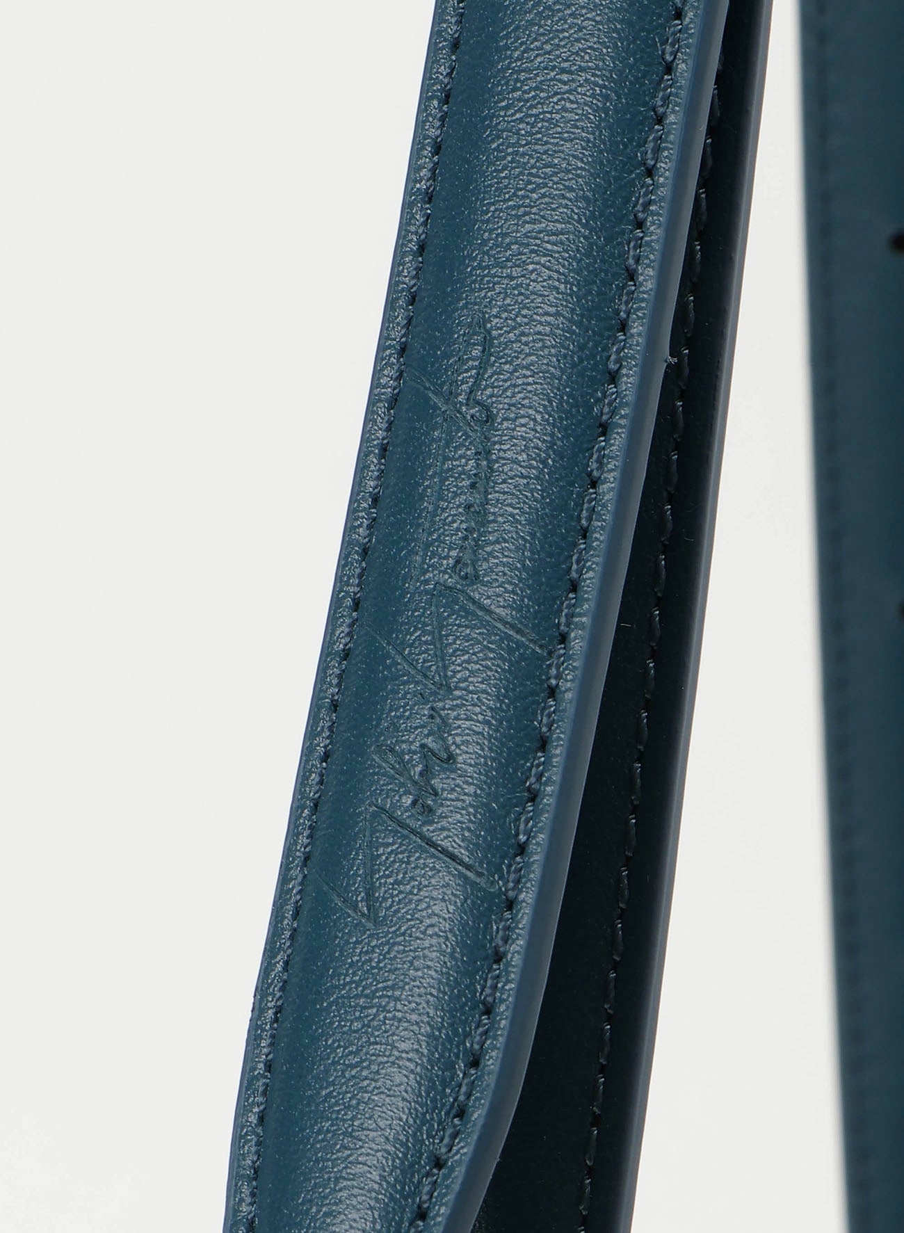 Round shoulder(S)(2026/7/10 12:00 Release)