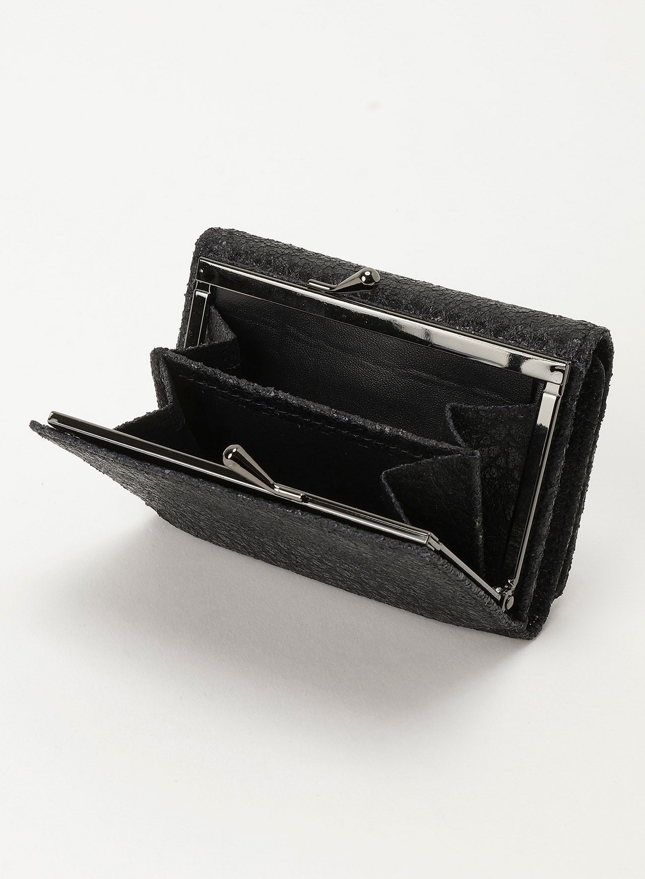 Clasp trifold wallet