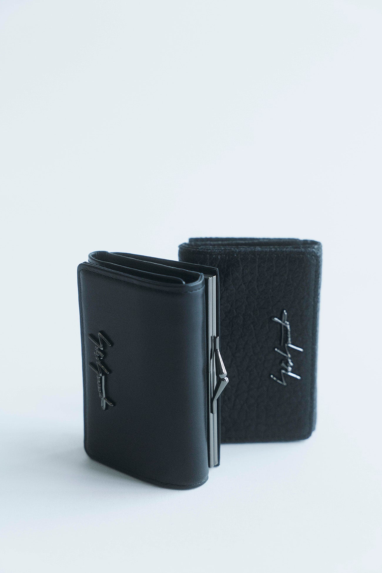 Clasp trifold wallet