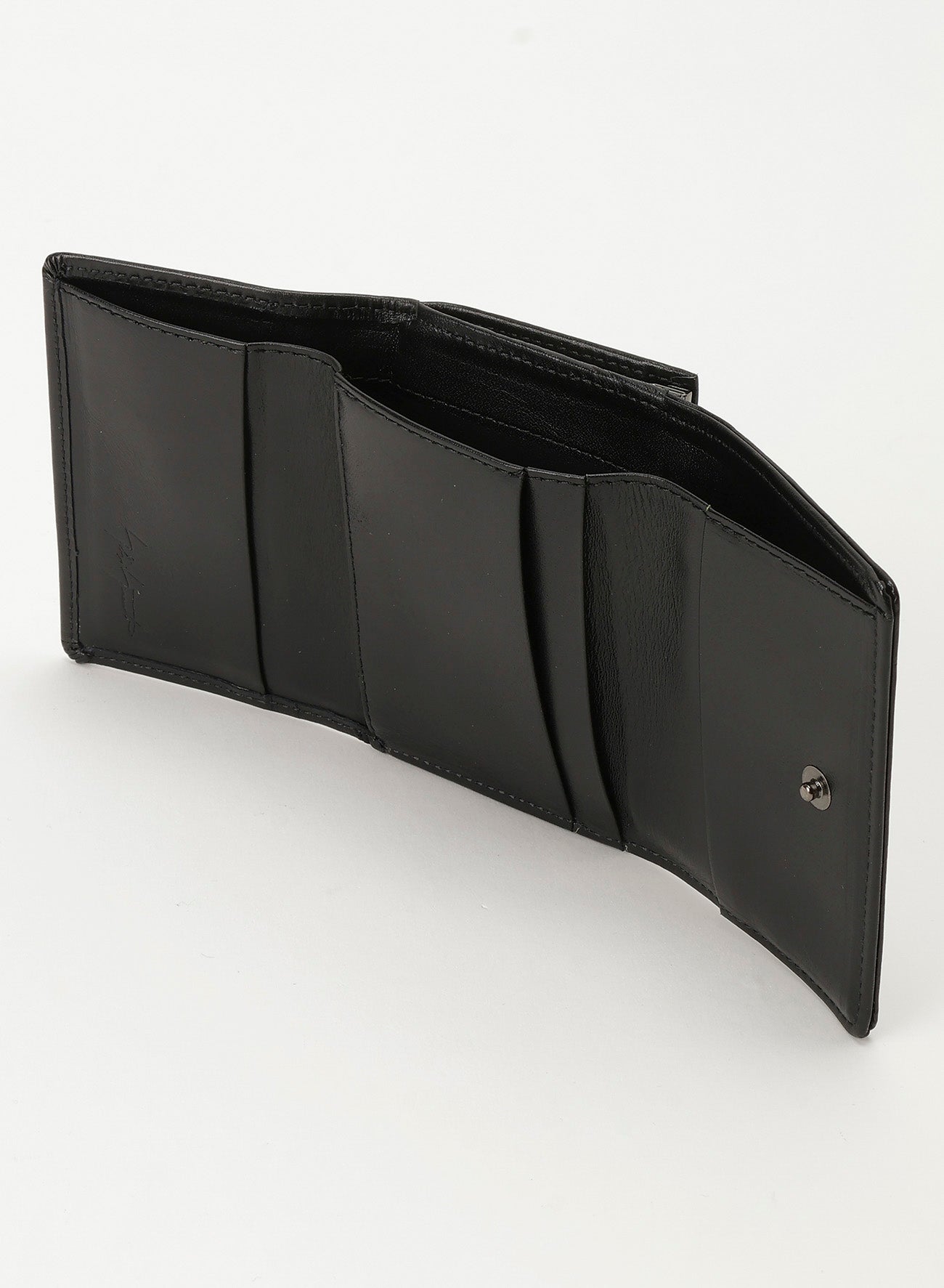 Clasp trifold wallet