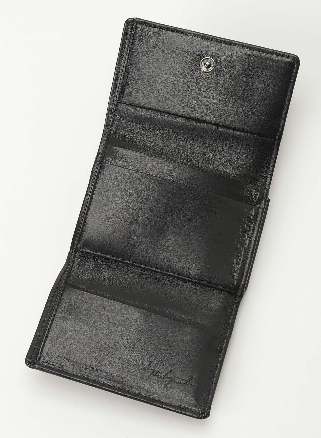 Clasp trifold wallet