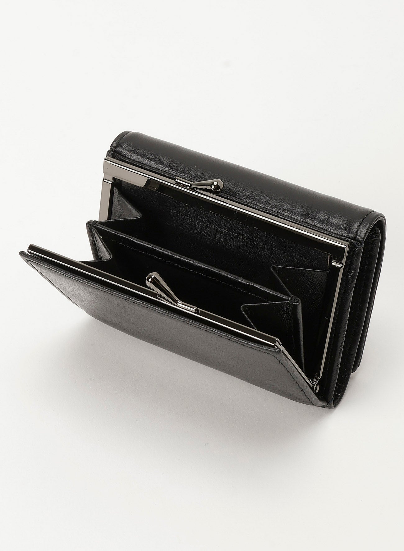 Clasp trifold wallet