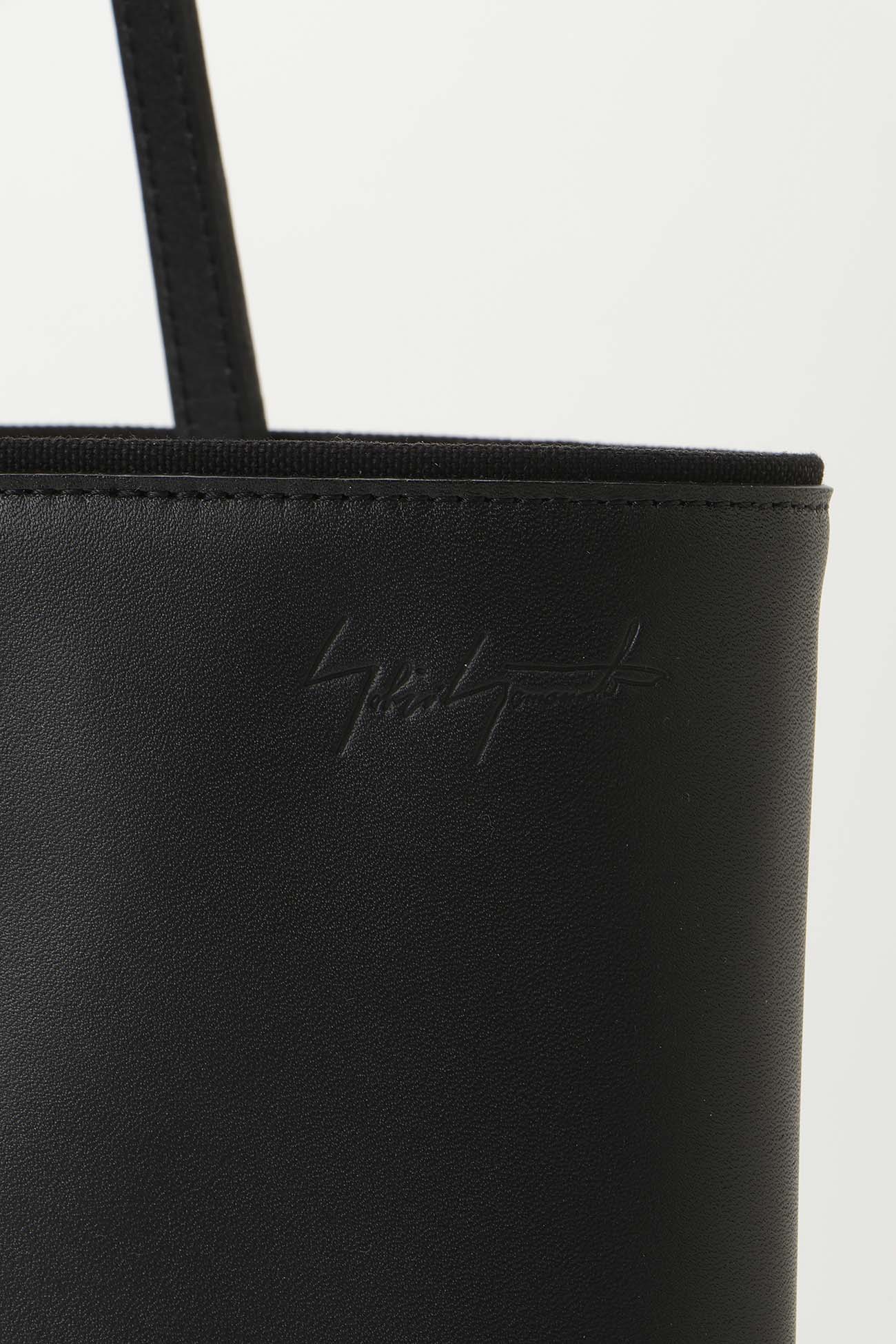 Panel tote