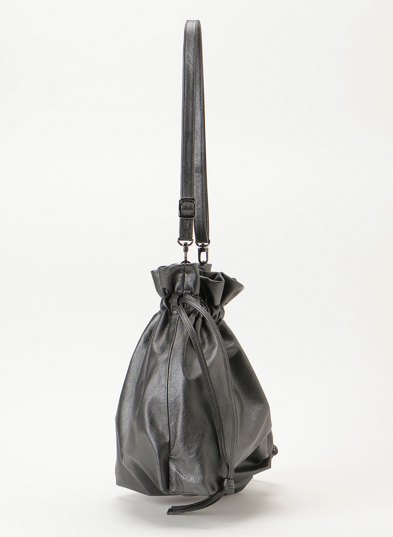Drawstring shoulder