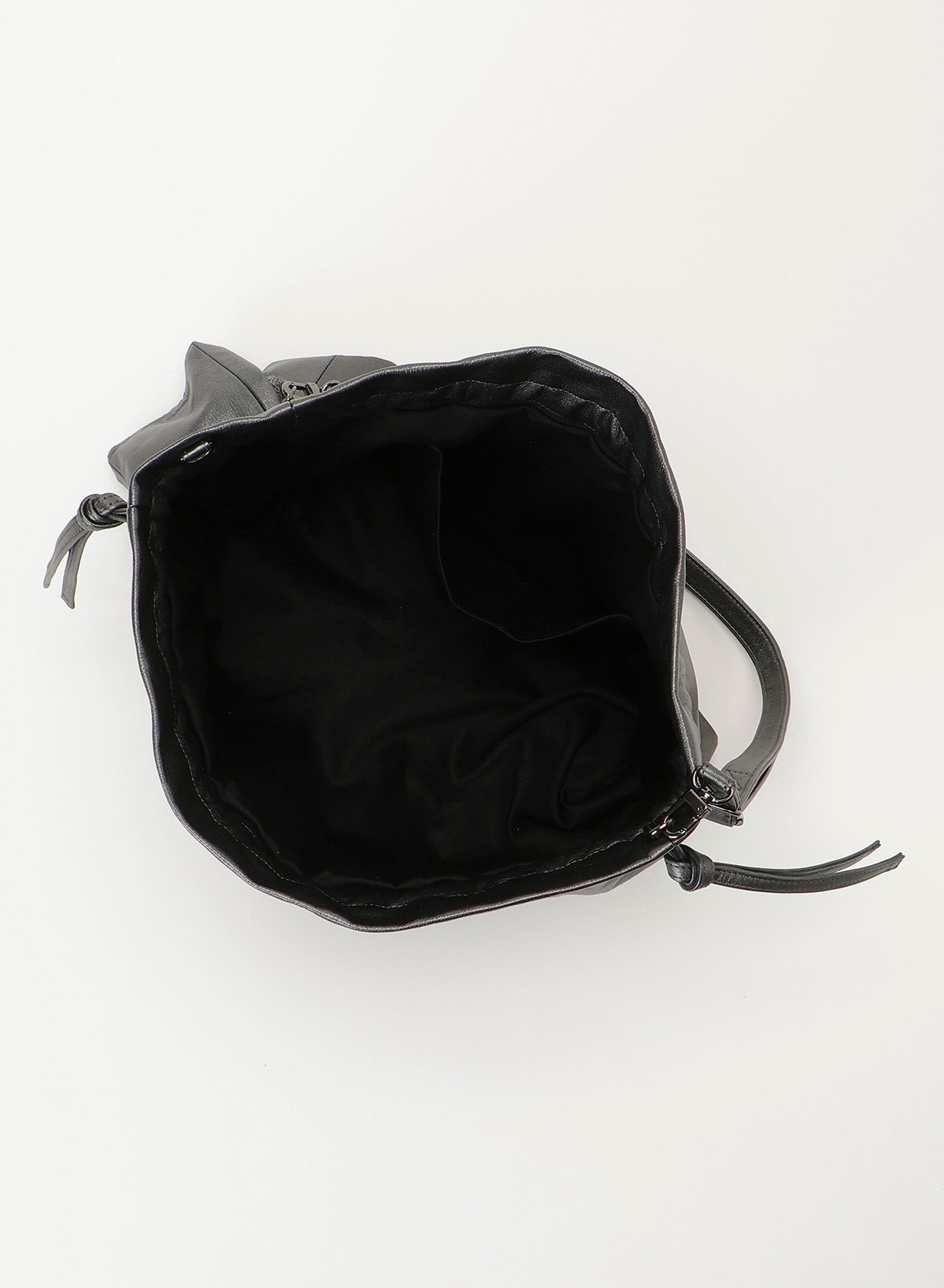 Drawstring shoulder
