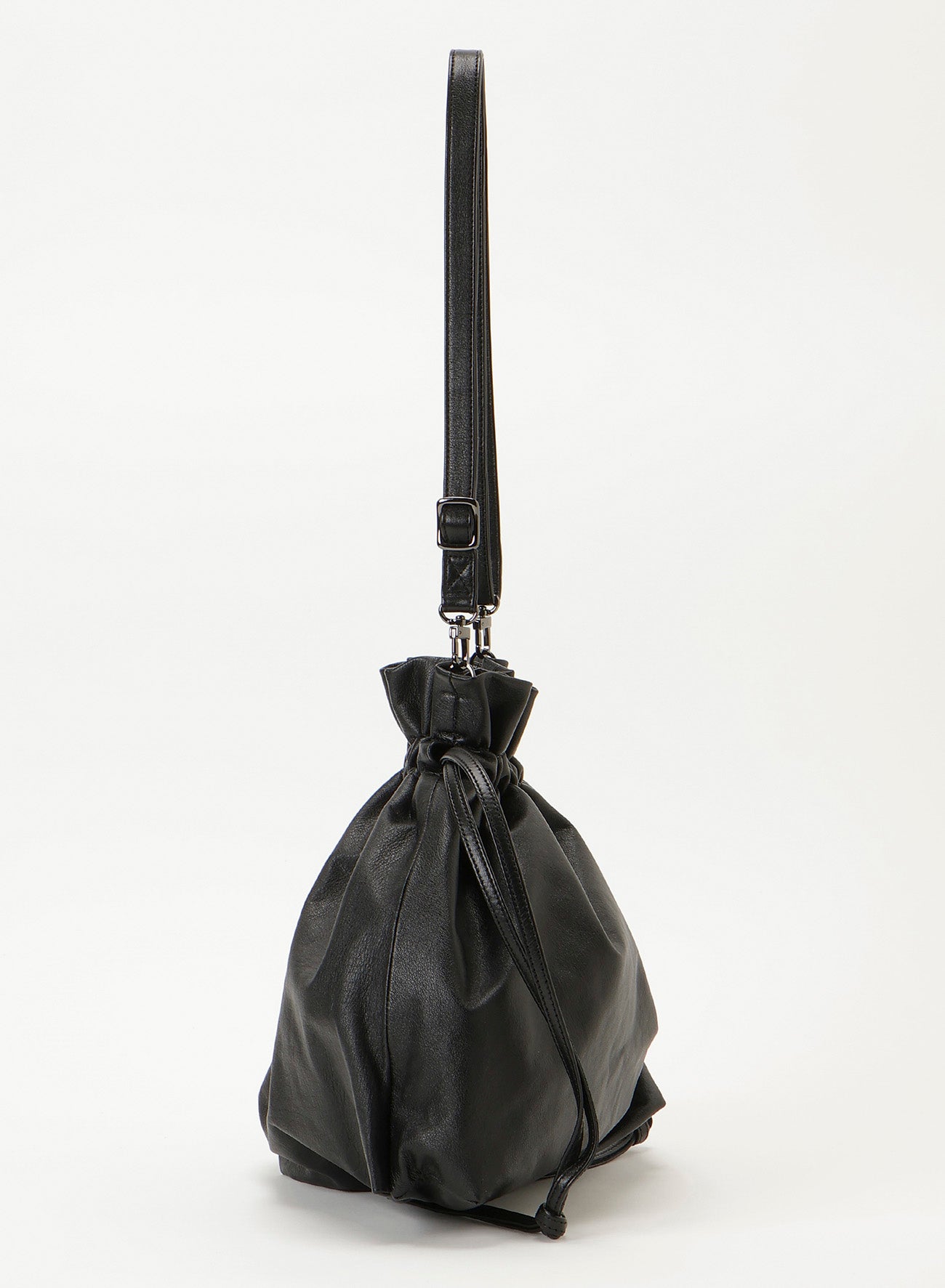 Drawstring shoulder