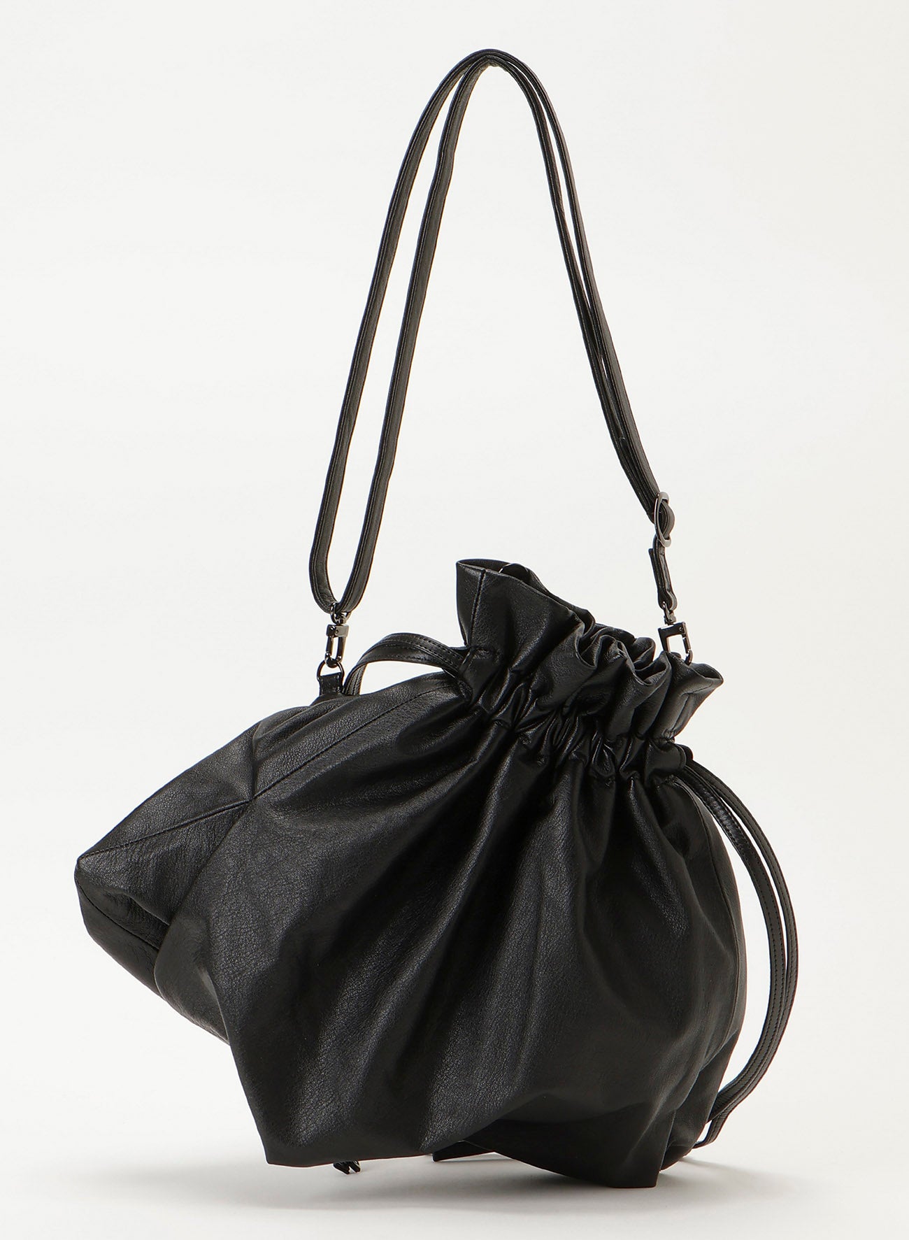 Drawstring shoulder