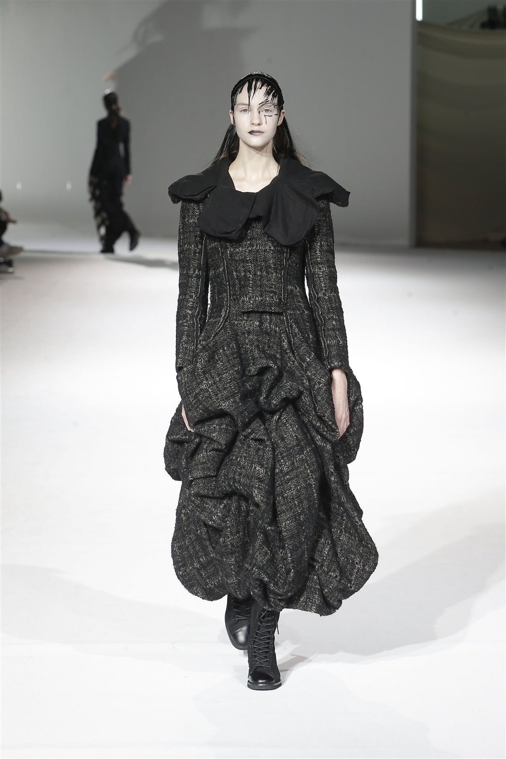 F21AW11.jpg?v=1724655491&width=533