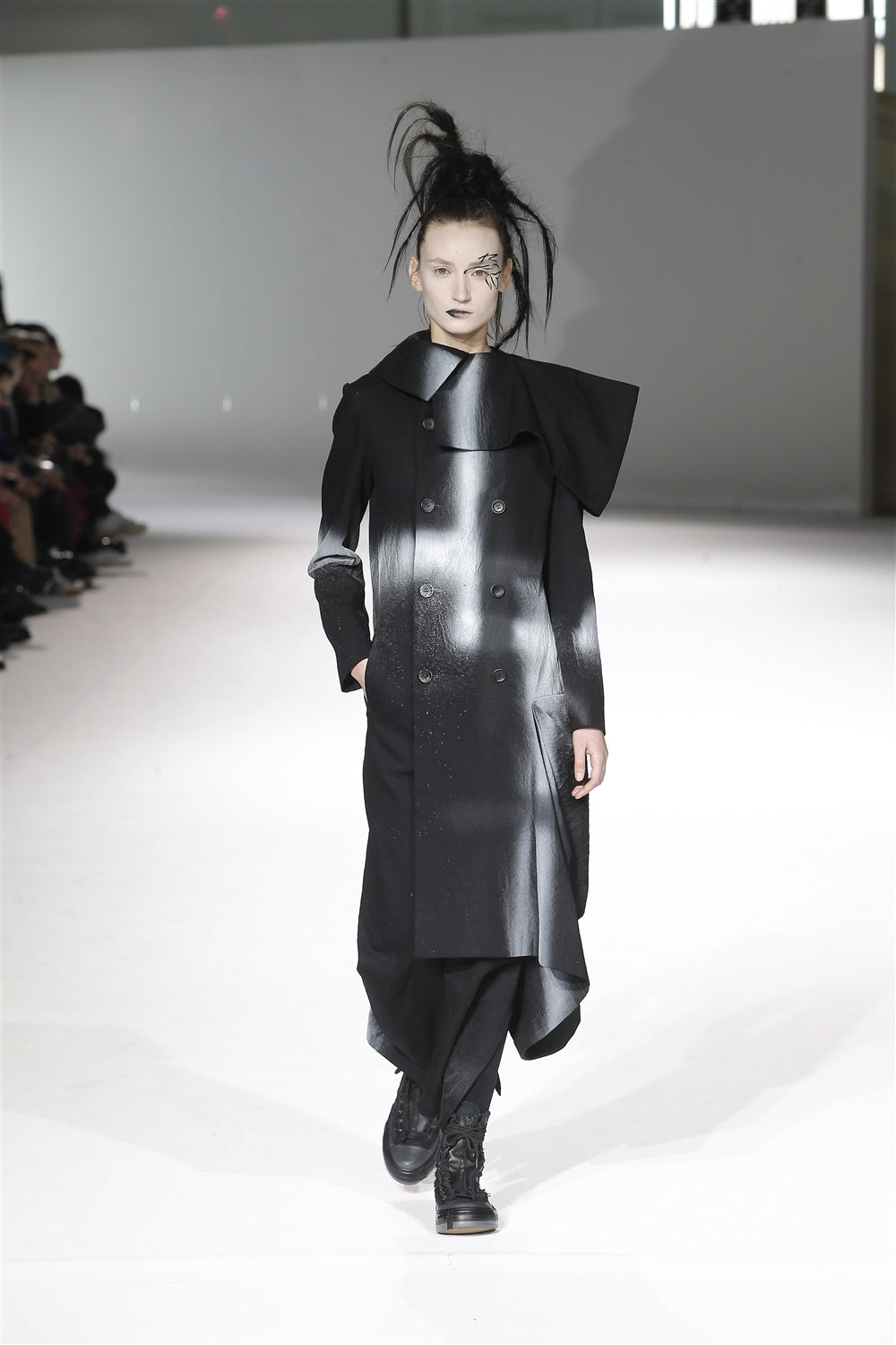 Yohji Yamamoto AUTUMN / WINTER 2020-21 – THE SHOP YOHJI YAMAMOTO