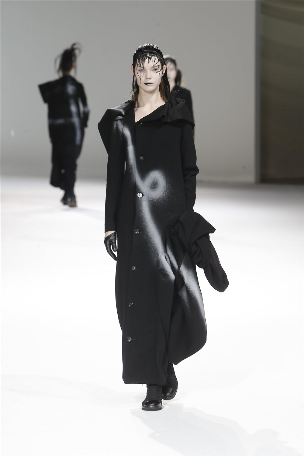 Yohji Yamamoto AUTUMN / WINTER 2020-21 – THE SHOP YOHJI YAMAMOTO