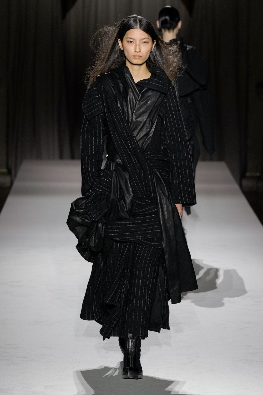 2020aw yohji yamamoto ダーツベレー look 29 Yohji Yamamoto FW20
