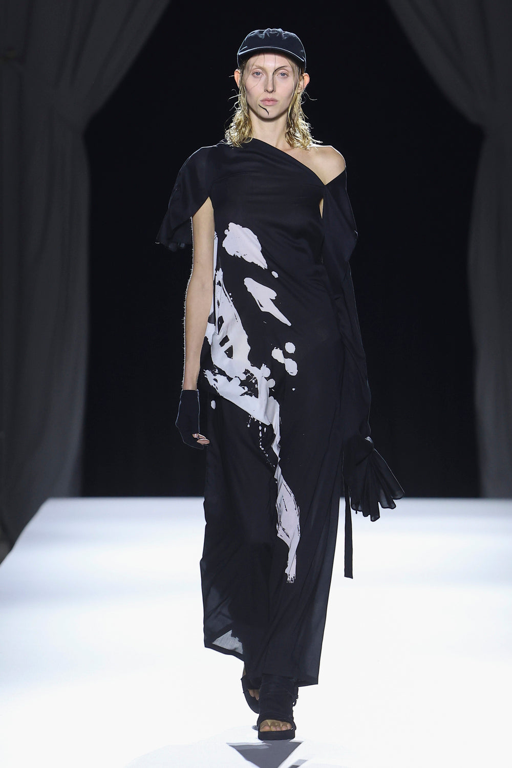 Look – THE SHOP YOHJI YAMAMOTO
