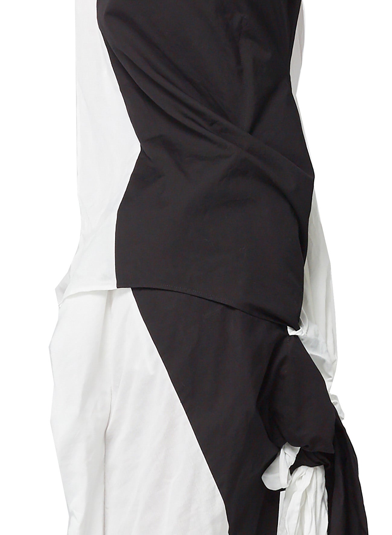 <204/1>+<001/2> UPPER RIGHT BACK BODY BLACK D