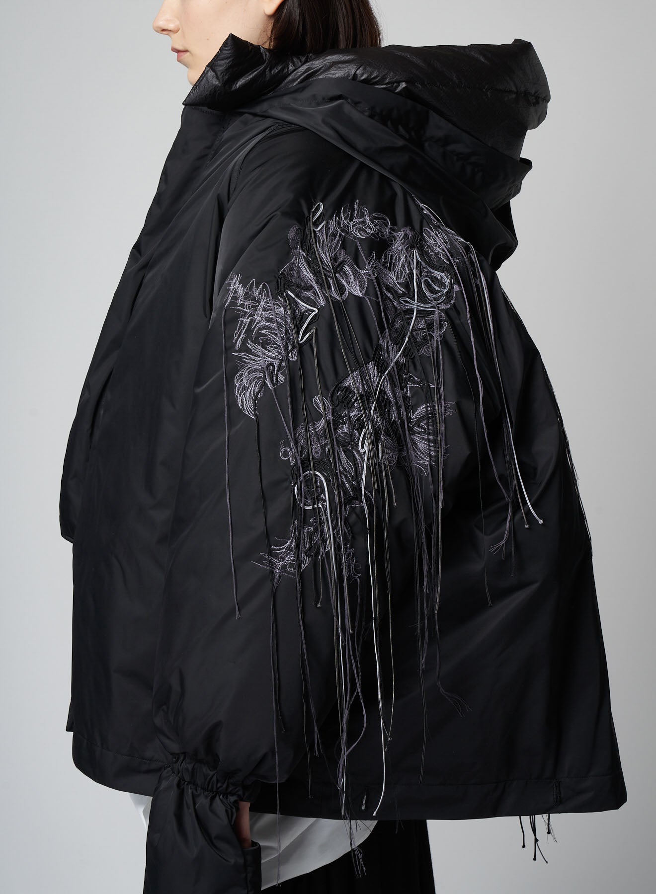 PE TWILL EMBROIDERY WITH MITTEN J