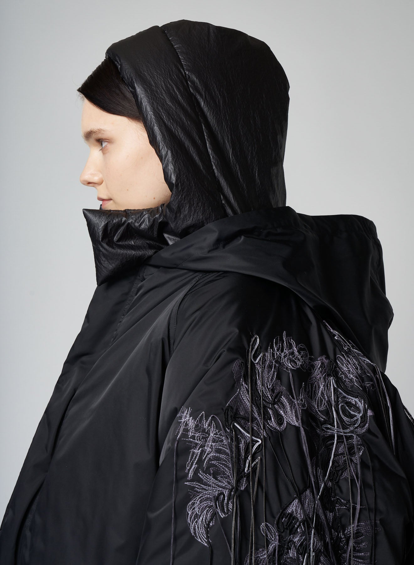 PE TWILL EMBROIDERY WITH MITTEN J