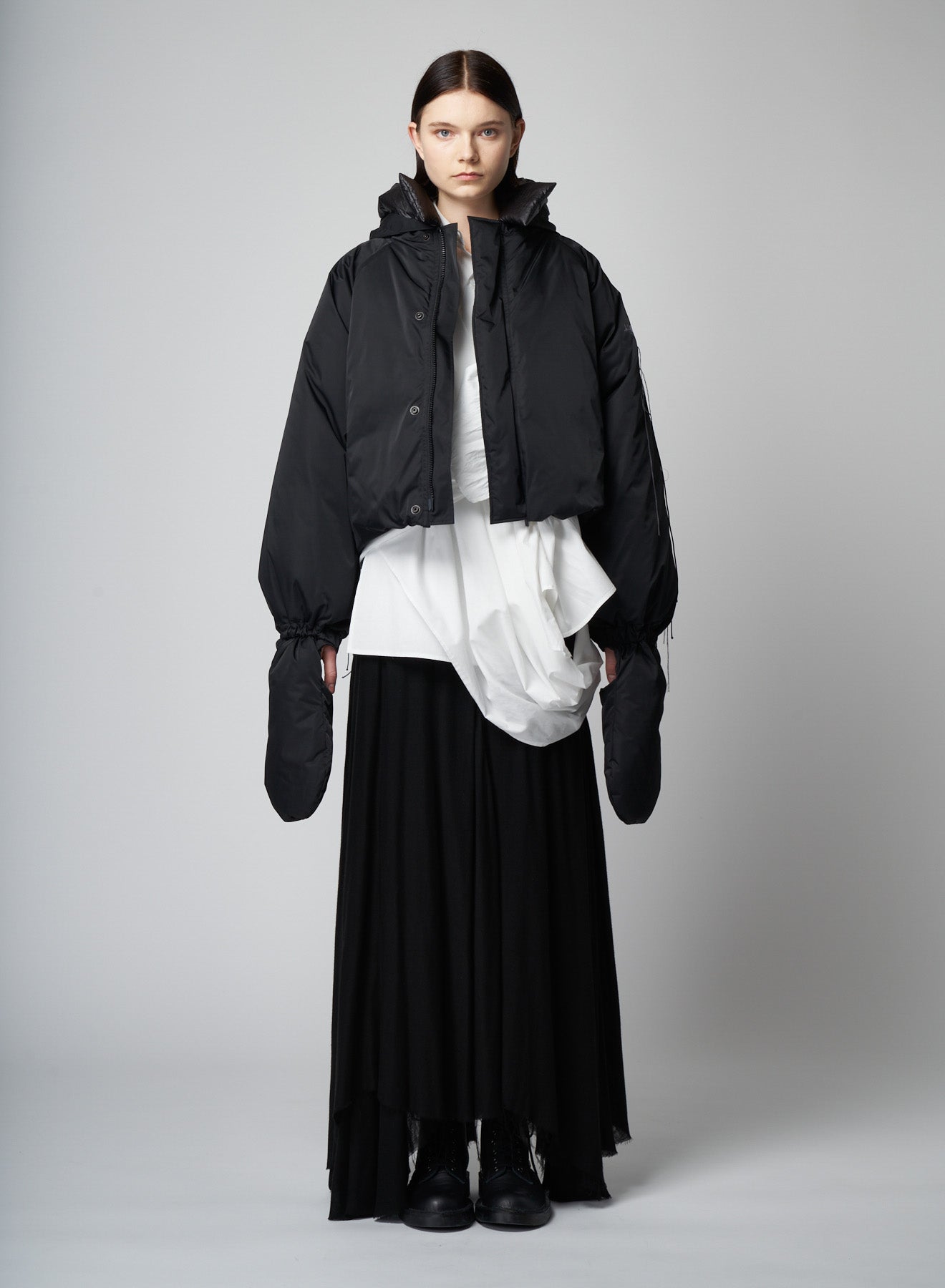 PE TWILL EMBROIDERY WITH MITTEN J