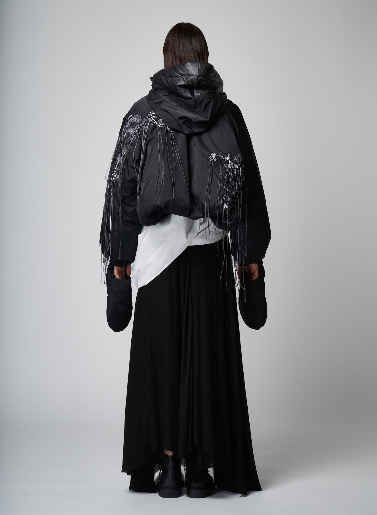 PE TWILL EMBROIDERY WITH MITTEN J