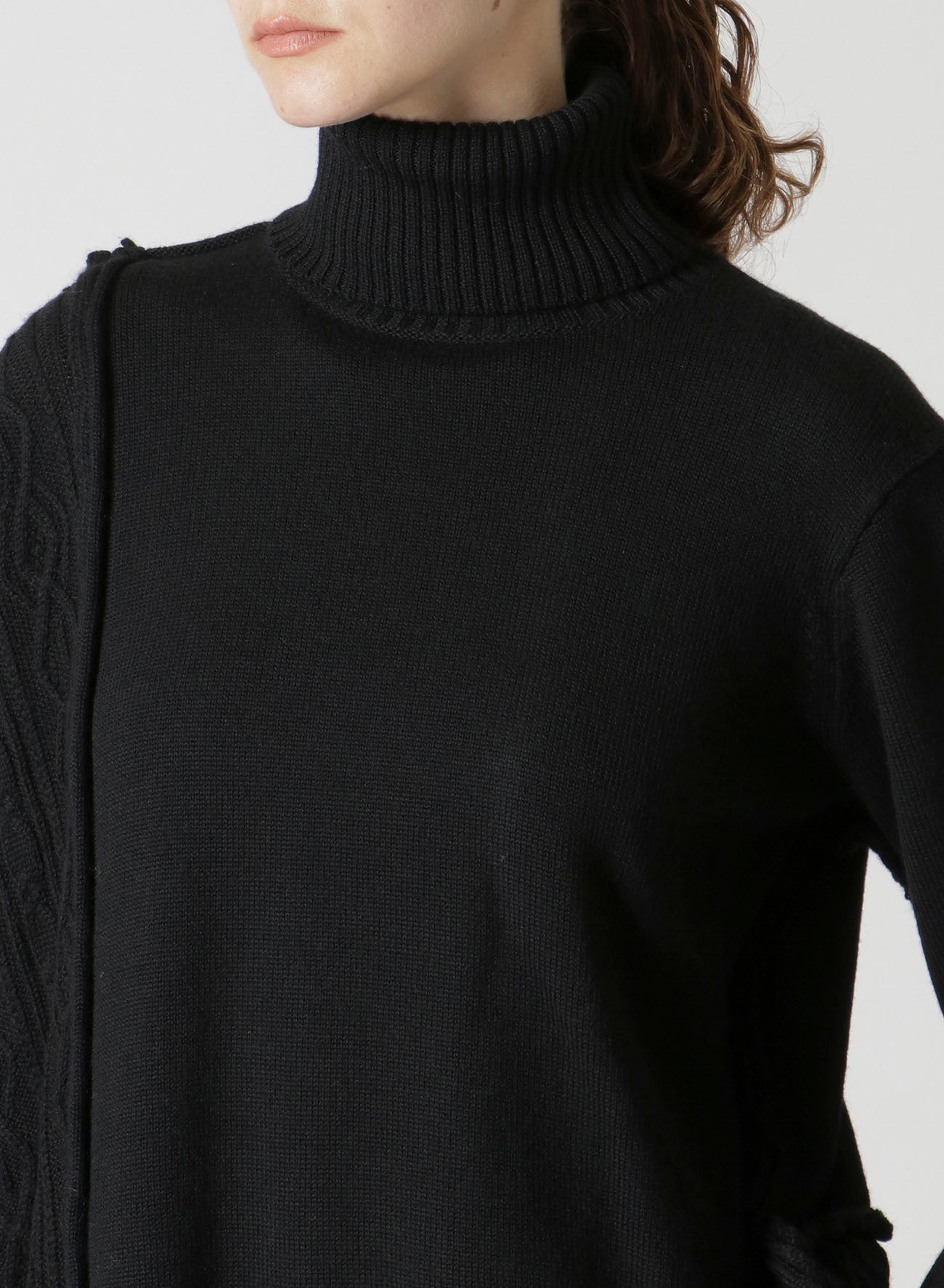 PANELED TURTLE NECK PO