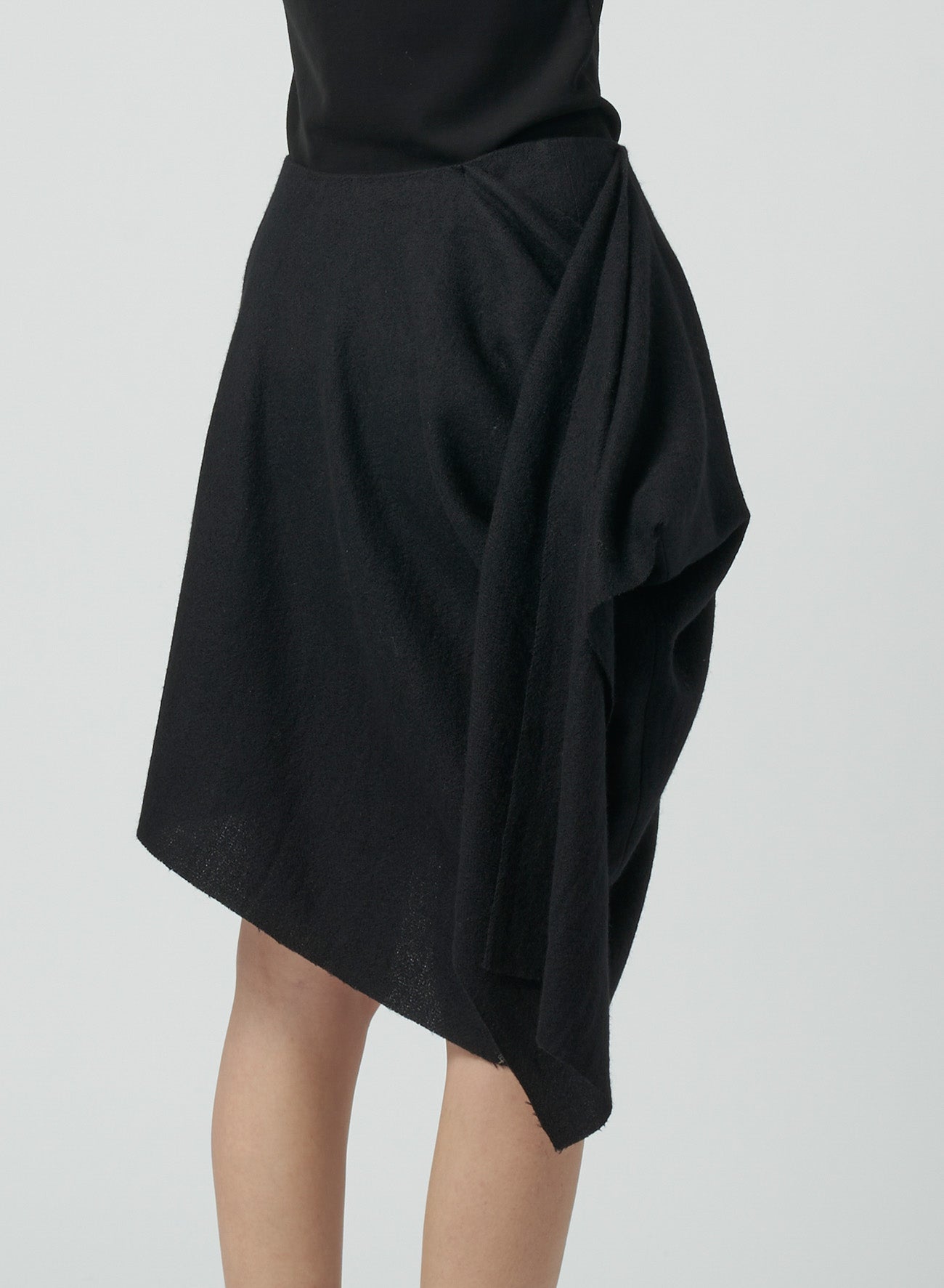 GAUZE HERRINGBONE R DRAPED SHORT SKIRT