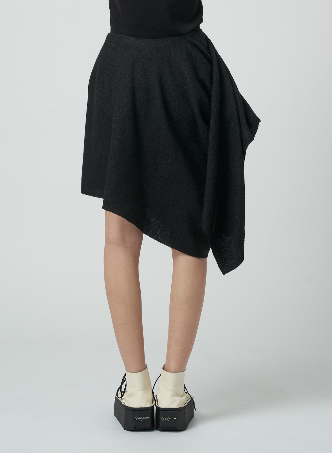 GAUZE HERRINGBONE R DRAPED SHORT SKIRT