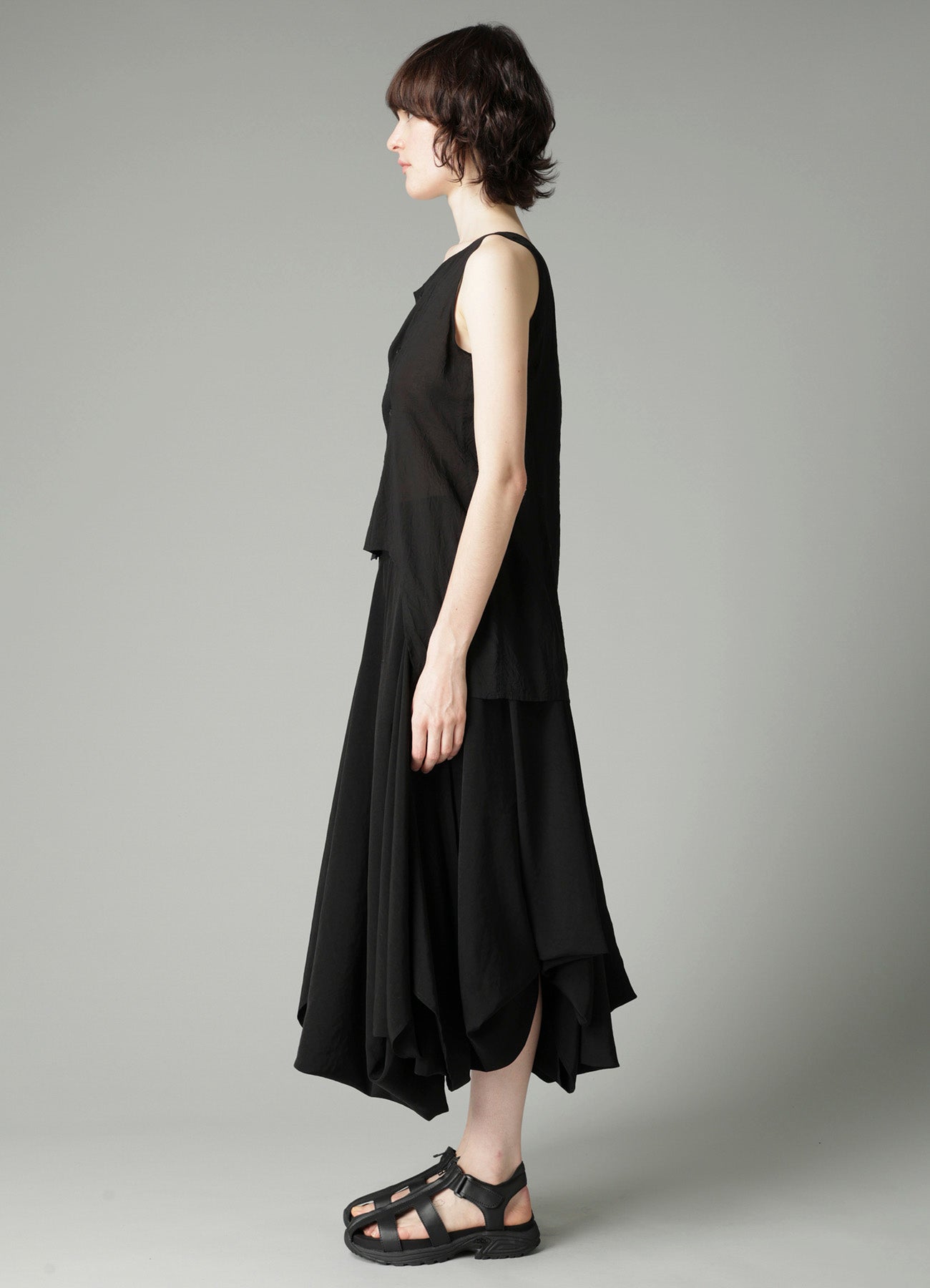 CELLULOSE LAWN SLEEVELESS BLOUSE