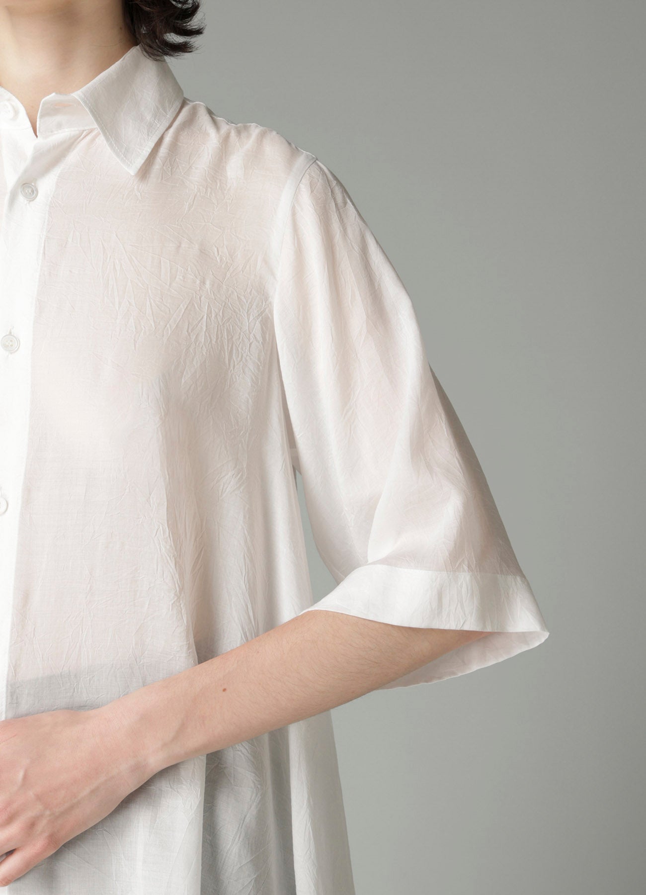 CELLULOSE LAWN FLOUNCE SHORT SLV BLOUSE