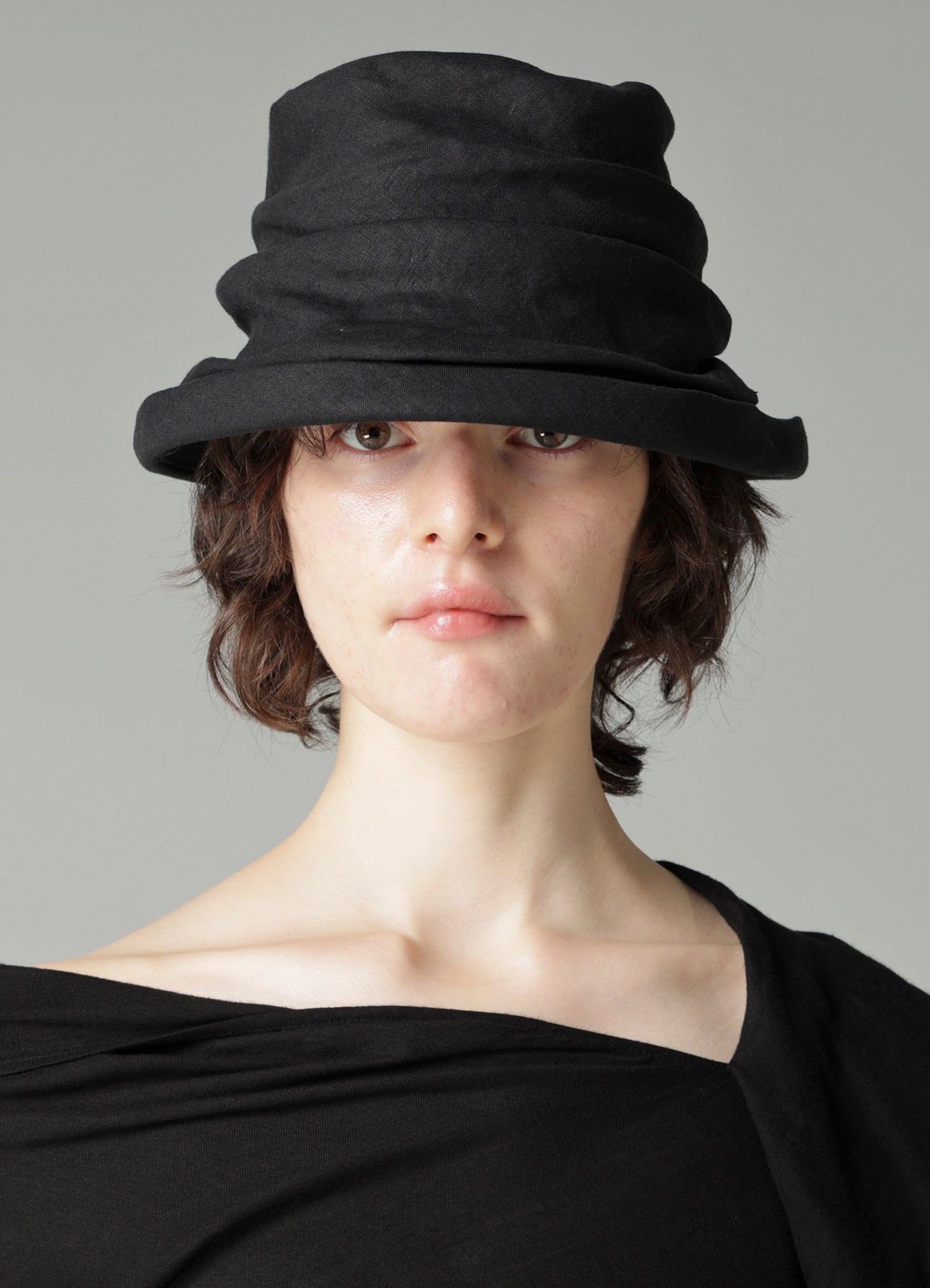 LINEN DRAPED BUCKET HAT – THE SHOP YOHJI YAMAMOTO