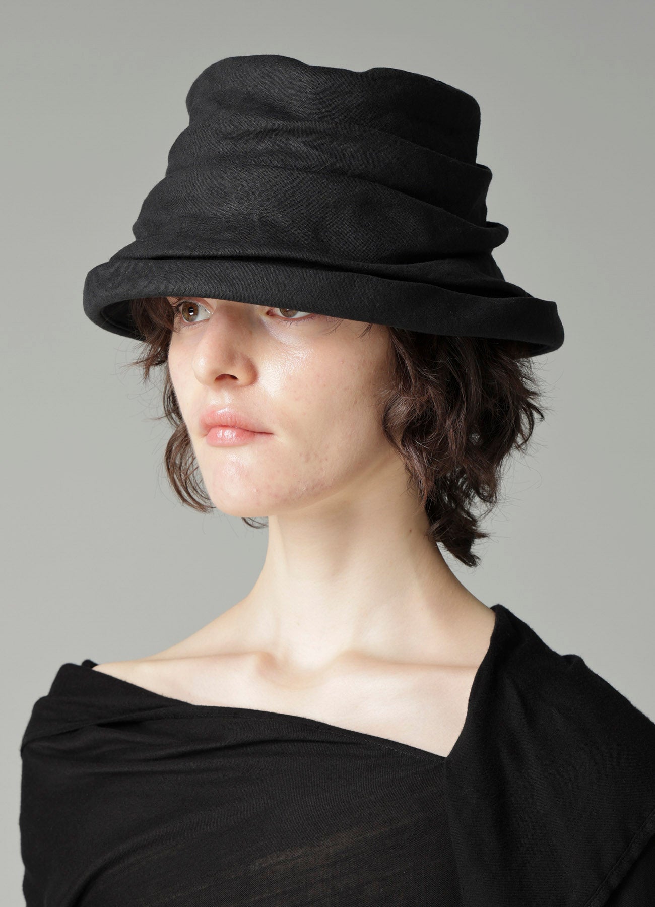 LINEN DRAPED BUCKET HAT – THE SHOP YOHJI YAMAMOTO