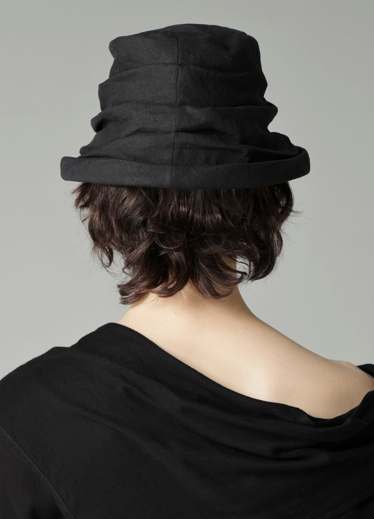 LINEN DRAPED BUCKET HAT – THE SHOP YOHJI YAMAMOTO